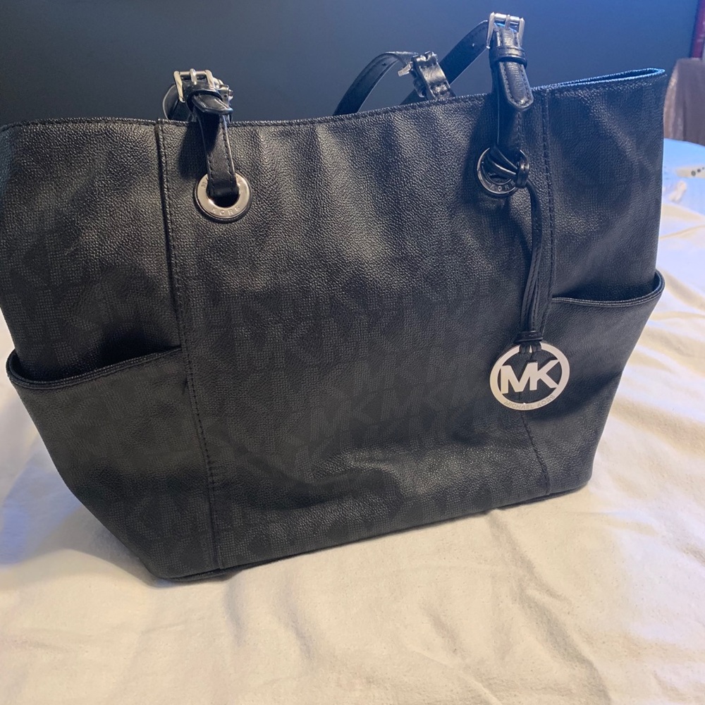 Authentic Michael Kors - Picture 3 of 4
